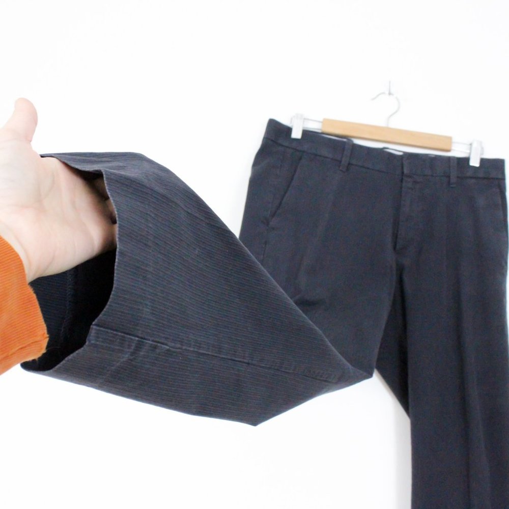 *Gap Khakis Tailored Straight Fit Charcoal Grey Pant